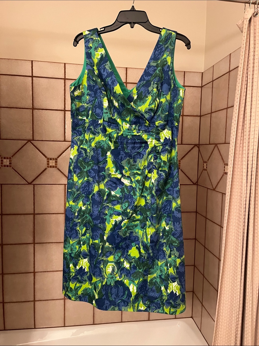 Donna Ricco Blue and Green Floral V-Neck Sheath Dress